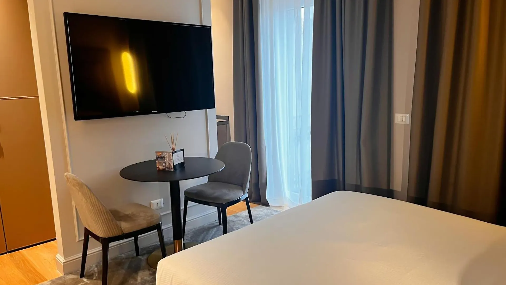 Prestige Boutique Homes - Piazza Duomo Mailand Apartment