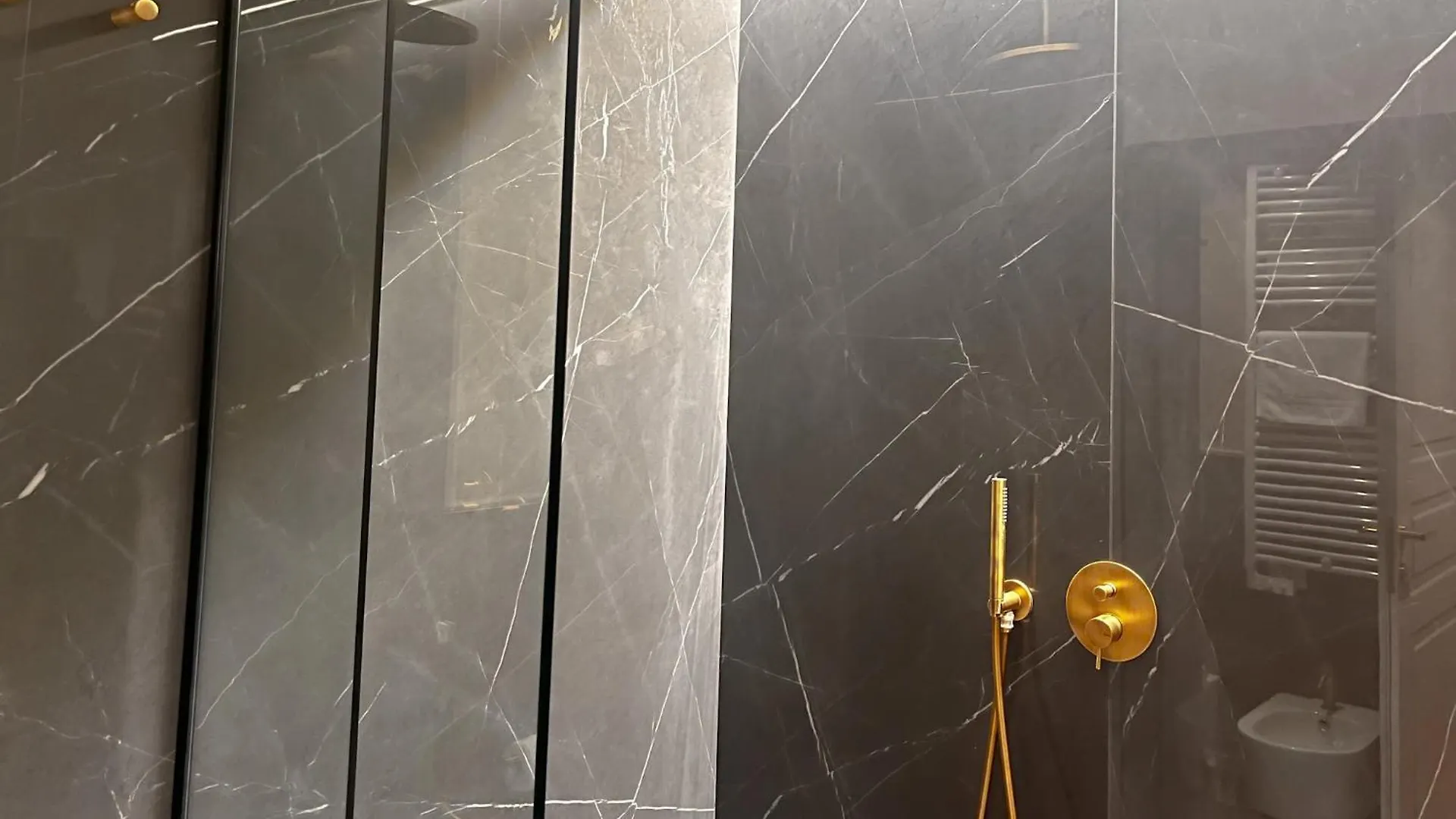 Prestige Boutique Homes - Piazza Duomo Milan Apartment
