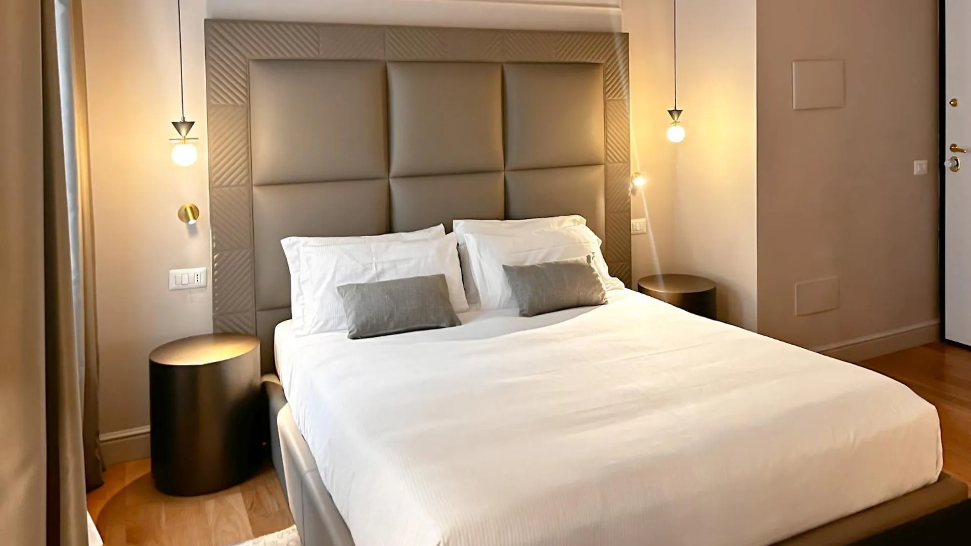 מילאנו Prestige Boutique Homes - Piazza Duomo 0*,