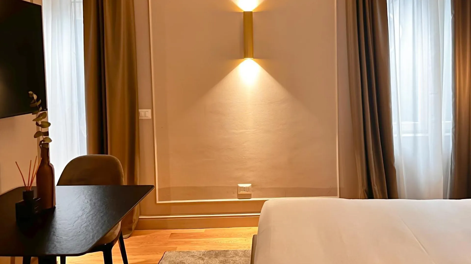 מילאנו Prestige Boutique Homes - Piazza Duomo 0*,